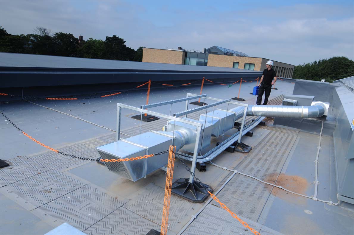 Barrier for flat roof